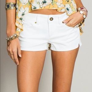 O’Neil white womens shorts!
